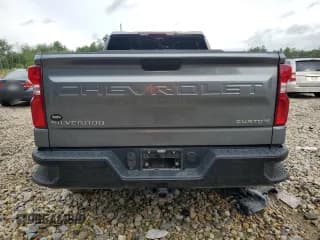 ✅ 2019 Chevrolet Silverado 1500 Custom Trail Boss • VIN: 1GCPYCEH0KZ382889 • Lot: 64442554. Wystawiony na Copart z przebiegiem 82 770 mil. Bezpłatny archiwum sprzedaży aukcyjnych z USA i szczegółowy raport historii pojazdu na DreamBid. Zdjęcie 6.