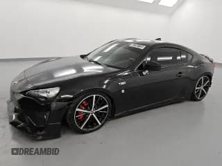 ✅ 2019 Toyota 86 GT • VIN: JF1ZNAE11K9702607 • Лот: 62292725. Опубликован ранее на Copart с пробегом 30 518 миль. Бесплатный доступ к архиву аукционных продаж из США и подробный отчёт об истории автомобиля на DreamBid. Изображение 1.