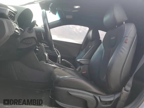 2020 Hyundai Veloster Premium с VIN KMHTG6AF0LU021678, выставлен на аукционе Copart как лот 62657245 с пробегом 166 244 миль миль и На запчасти • Non repairable. История ставок и продаж доступна на DreamBid. Изображение 7.