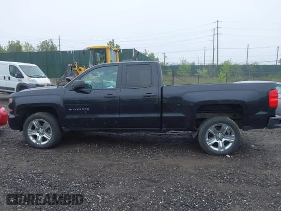 ✅ 2018 Chevrolet Silverado 1500 Custom • VIN: 1GCRCPEH9JZ346583 • Лот: 42165115. Опубликован ранее на IAAI с пробегом Не указан. Бесплатный доступ к архиву аукционных продаж из США и подробный отчёт об истории автомобиля на DreamBid. Изображение 13.