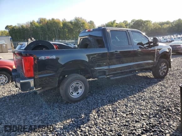 ✅ 2024 Ford F-250 XL • VIN: 1FT7W2BA2REC74895 • Lot: 84036845. Wystawiony na Copart z przebiegiem 85 221 mil. Bezpłatny archiwum sprzedaży aukcyjnych z USA i szczegółowy raport historii pojazdu na DreamBid. Zdjęcie 3.
