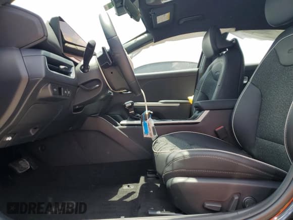 ✅ 2025 Kia K4 GT-Line • VIN: 3KPFW4DE6SE150808 • Lot: 65507405. Wystawiony na Copart z przebiegiem 963 mil. Bezpłatny archiwum sprzedaży aukcyjnych z USA i szczegółowy raport historii pojazdu na DreamBid. Zdjęcie 7.