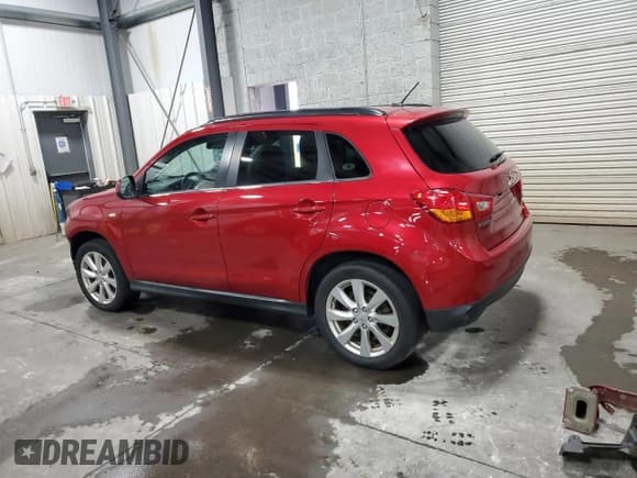 ✅ 2015 Mitsubishi Outlander SE • VIN: 4A4AR4AU7FE018177 • Лот: 84585175. Опубликован ранее на Copart с пробегом 173 746 миль. Бесплатный доступ к архиву аукционных продаж из США и подробный отчёт об истории автомобиля на DreamBid. Изображение 2.