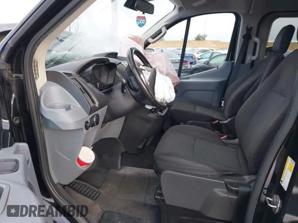 ✅ 2017 Ford Transit XL • VIN: 1FBZX2ZM8HKB08231 • Lot: 41422653. Wystawiony na IAAI z przebiegiem Nie podano. Bezpłatny archiwum sprzedaży aukcyjnych z USA i szczegółowy raport historii pojazdu na DreamBid. Zdjęcie 5.