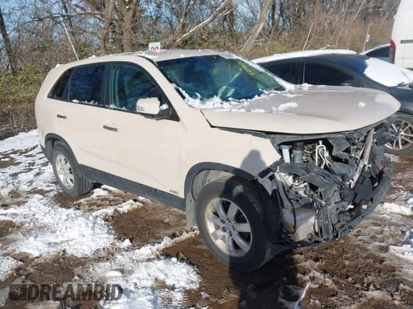✅ 2011 Kia Sorento LX • VIN: 5XYKTCA13BG169838 • Lot: 43860701. Listed on IAAI with 102,517 mi. Free auction sales archive from the USA and detailed vehicle history report at DreamBid. Image 1.