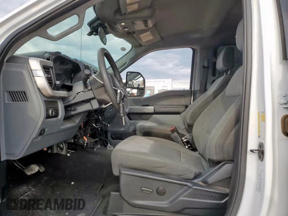 ✅ 2024 Ford F-350 XL • VIN: 1FT8W3DT9REC51414 • Лот: 71665785. Опубликован ранее на Copart с пробегом Не указан. Бесплатный доступ к архиву аукционных продаж из США и подробный отчёт об истории автомобиля на DreamBid. Изображение 7.