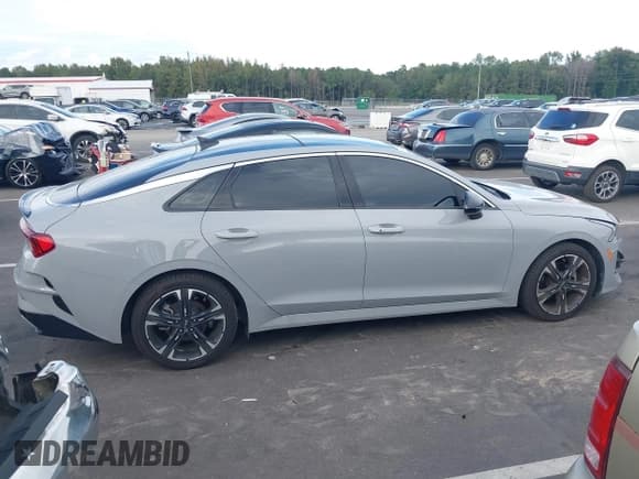 ✅ 2023 Kia K5 GT-Line • VIN: 5XXG64J29PG187977 • Lot: 43410232. Wystawiony na IAAI z przebiegiem 83 877 mil. Bezpłatny archiwum sprzedaży aukcyjnych z USA i szczegółowy raport historii pojazdu na DreamBid. Zdjęcie 13.