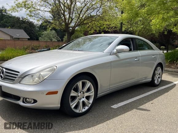 ✅ 2008 Mercedes-Benz CLS 550 • VIN: WDDDJ72X78A134372 • Lot: 54928045. Listed on Copart with 57,031 mi. Free auction sales archive from the USA and detailed vehicle history report at DreamBid. Image 2.