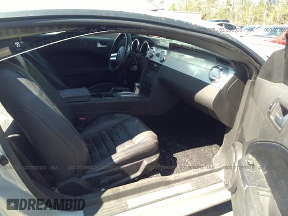 ✅ 2009 Ford Mustang GT • VIN: 1ZVHT82H495101261 • Lot: 27289325. Wystawiony na IAAI z przebiegiem 136 598 mil. Bezpłatny archiwum sprzedaży aukcyjnych z USA i szczegółowy raport historii pojazdu na DreamBid. Zdjęcie 5.