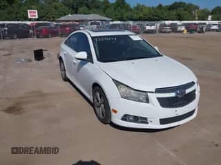 2012 Chevrolet Cruze 2LT z VIN 1G1PG5SC8C7147072, wystawiony jako IAAI lot #43345144 z przebiegiem 103 743 mil mil oraz . Historia ofert i sprzedaży dostępna na DreamBid. Obrazek 1.