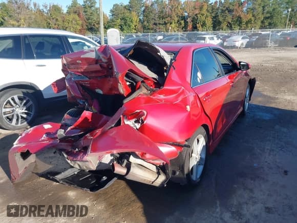 ✅ 2012 Toyota Camry SE • VIN: 4T1BF1FK7CU563853 • Lot: 43444563. Listed on IAAI with 210,252 mi. Free auction sales archive from the USA and detailed vehicle history report at DreamBid. Image 4.