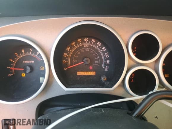 ✅ 2011 Toyota Tundra • VIN: 5TFRU5F16BX025827 • Lot: 81913925. Listed on Copart with 348,735 mi. Free auction sales archive from the USA and detailed vehicle history report at DreamBid. Image 9.