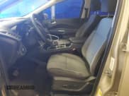 ✅ 2017 Ford Escape SE • VIN: 1FMCU9GD4HUA86783 • Lot: 89681645. Wystawiony na Copart z przebiegiem 132 467 mil. Bezpłatny archiwum sprzedaży aukcyjnych z USA i szczegółowy raport historii pojazdu na DreamBid. Zdjęcie 7.