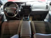 ✅ 2000 Ford Explorer XLT • VIN: 1FMZU73E5YZA24468 • Lot: 82210305. Wystawiony na Copart z przebiegiem 125 033 mil. Bezpłatny archiwum sprzedaży aukcyjnych z USA i szczegółowy raport historii pojazdu na DreamBid. Zdjęcie 8.