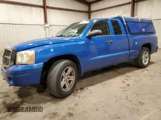 ✅ 2007 Dodge Dakota ST • VIN: 1D7HW22K77S261562 • Лот: 81618574. Опубликован ранее на Copart с пробегом 231 544 миль. Бесплатный доступ к архиву аукционных продаж из США и подробный отчёт об истории автомобиля на DreamBid. Изображение 1.