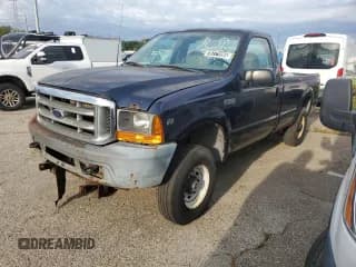 ✅ 2001 Ford F-250 XL • VIN: 1FTNF21LX1EB28372 • Lot: 70771595. Wystawiony na Copart z przebiegiem 82 826 mil. Bezpłatny archiwum sprzedaży aukcyjnych z USA i szczegółowy raport historii pojazdu na DreamBid. Zdjęcie 1.