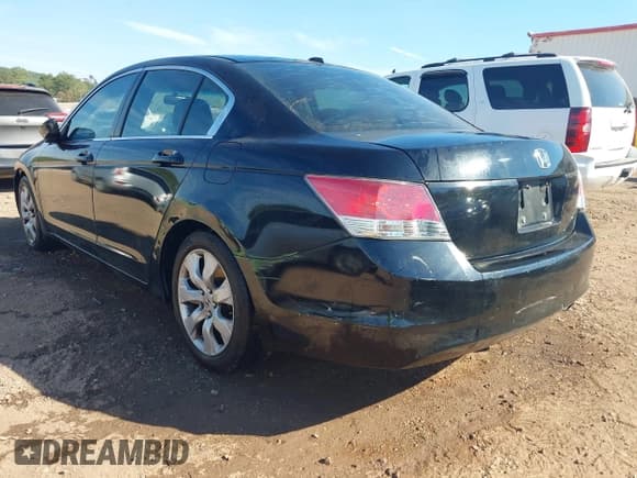 ✅ 2010 Honda Accord EX-L • VIN: 1HGCP2F86AA135899 • Lot: 43487714. Wystawiony na IAAI z przebiegiem 230 371 mil. Bezpłatny archiwum sprzedaży aukcyjnych z USA i szczegółowy raport historii pojazdu na DreamBid. Zdjęcie 3.