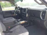 ✅ 2019 Chevrolet Silverado 1500 RST • VIN: 1GCRYEED3KZ363738 • Lot: 42157747. Wystawiony na IAAI z przebiegiem 75 591 mil. Bezpłatny archiwum sprzedaży aukcyjnych z USA i szczegółowy raport historii pojazdu na DreamBid. Zdjęcie 5.