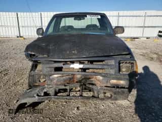 1997 Chevrolet S-10 LS z VIN 1GCCT19X7V8117562, wystawiony jako Copart lot #75640364 z przebiegiem 268 684 mil mil oraz Szkoda całkowita • Salvage title. Historia ofert i sprzedaży dostępna na DreamBid. Obrazek 5.