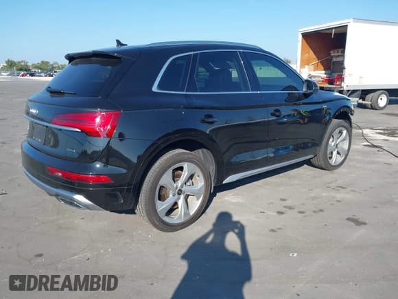✅ 2023 Audi Q5 S line Premium Plus • VIN: WA1EAAFY2P2042717 • Lot: 43795982. Listed on IAAI with 40,914 mi. Free auction sales archive from the USA and detailed vehicle history report at DreamBid. Image 4.