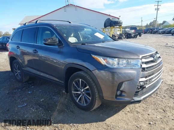 ✅ 2017 Toyota Highlander XLE • VIN: 5TDJZRFH4HS426150 • Lot: 43470923. Wystawiony na IAAI z przebiegiem 105 559 mil. Bezpłatny archiwum sprzedaży aukcyjnych z USA i szczegółowy raport historii pojazdu na DreamBid. Zdjęcie 1.