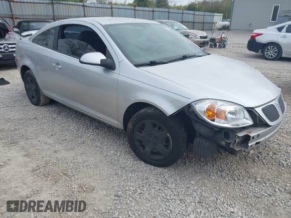 ✅ 2009 Pontiac G5 • VIN: 1G2AL18H697133902 • Lot: 43521205. Wystawiony na IAAI z przebiegiem 151 713 mil. Bezpłatny archiwum sprzedaży aukcyjnych z USA i szczegółowy raport historii pojazdu na DreamBid. Zdjęcie 1.