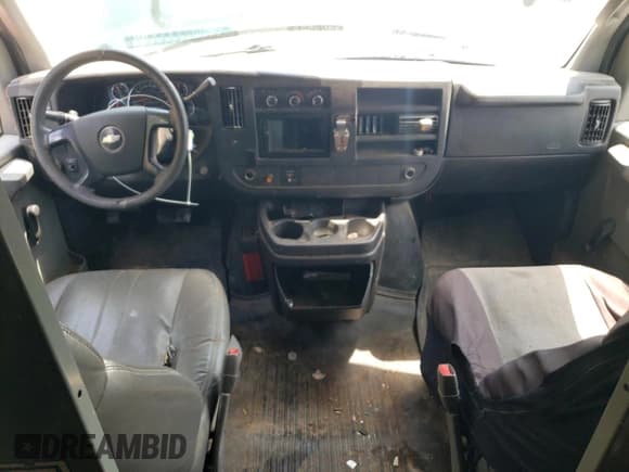 ✅ 2008 Chevrolet Express Cargo • VIN: 1GCGG25C181222190 • Lot: 60042645. Listed on Copart with 252,090 mi. Free auction sales archive from the USA and detailed vehicle history report at DreamBid. Image 8.