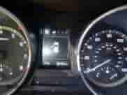 2018 Hyundai Santa Fe 2.4L z VIN 5XYZU3LB8JG523000, wystawiony jako IAAI lot #43263685 z przebiegiem 96 480 mil mil oraz . Historia ofert i sprzedaży dostępna na DreamBid. Obrazek 15.