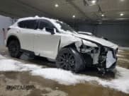 ✅ 2025 Mazda CX-5 Carbon Edition • VIN: JM3KFBAY8S0551410 • Lot: 44061715. Wystawiony na Copart z przebiegiem Nie podano. Bezpłatny archiwum sprzedaży aukcyjnych z USA i szczegółowy raport historii pojazdu na DreamBid. Zdjęcie 4.
