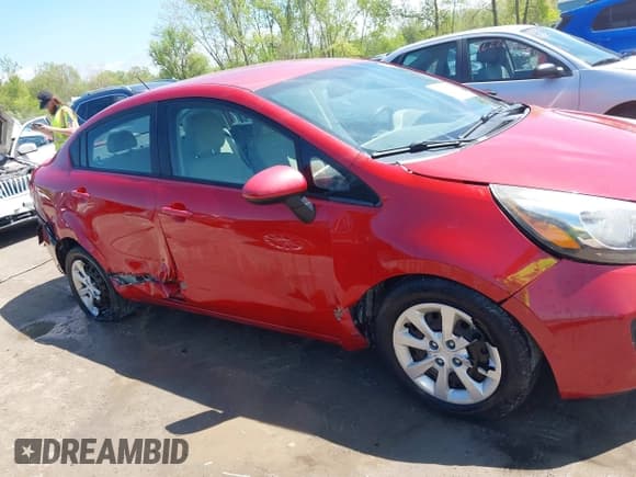 ✅ 2013 Kia Rio LX • VIN: KNADM4A30D6281402 • Lot: 42200801. Wystawiony na IAAI z przebiegiem 132 180 mil. Bezpłatny archiwum sprzedaży aukcyjnych z USA i szczegółowy raport historii pojazdu na DreamBid. Zdjęcie 13.
