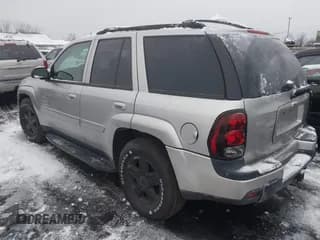 ✅ 2005 Chevrolet TrailBlazer LS • VIN: 1GNDT13S252136872 • Лот: 43823475. Опубликован ранее на IAAI с пробегом 162 147 миль. Бесплатный доступ к архиву аукционных продаж из США и подробный отчёт об истории автомобиля на DreamBid. Изображение 3.