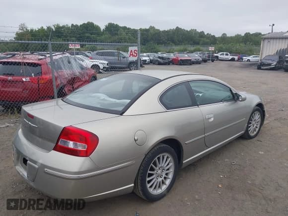 ✅ 2005 Chrysler Sebring LXi • VIN: 4C3AG52HX5E018664 • Lot: 43015859. Wystawiony na IAAI z przebiegiem 88 594 mil. Bezpłatny archiwum sprzedaży aukcyjnych z USA i szczegółowy raport historii pojazdu na DreamBid. Zdjęcie 4.