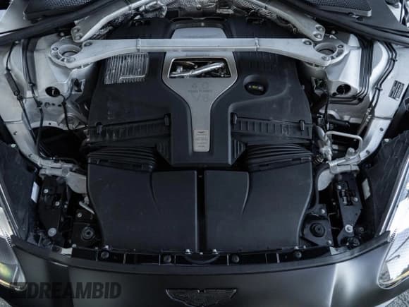 ✅ 2022 Aston Martin DBX • VIN: SD7VUJAW9NTV05320 • Lot: 56428845. Wystawiony na Copart z przebiegiem 9 231 mil. Bezpłatny archiwum sprzedaży aukcyjnych z USA i szczegółowy raport historii pojazdu na DreamBid. Zdjęcie 7.