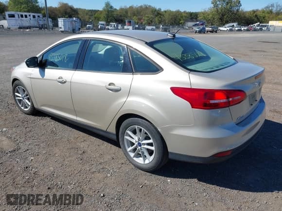 ✅ 2018 Ford Focus SE • VIN: 1FADP3F27JL202508 • Lot: 43385018. Listed on IAAI with 42,121 mi. Free auction sales archive from the USA and detailed vehicle history report at DreamBid. Image 3.