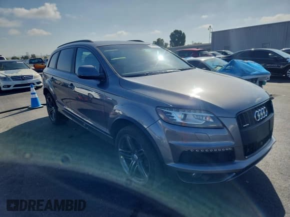 ✅ 2014 Audi Q7 S line Prestige • VIN: WA1DGAFE6ED010113 • Лот: 82747985. Опубликован ранее на Copart с пробегом 95 336 миль. Бесплатный доступ к архиву аукционных продаж из США и подробный отчёт об истории автомобиля на DreamBid. Изображение 4.