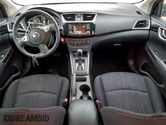 ✅ 2017 Nissan Sentra S • VIN: 3N1AB7AP6HY221402 • Lot: 94347075. Wystawiony na Copart z przebiegiem 70 129 mil. Bezpłatny archiwum sprzedaży aukcyjnych z USA i szczegółowy raport historii pojazdu na DreamBid. Zdjęcie 8.