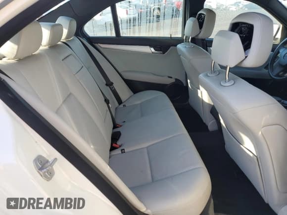 ✅ 2009 Mercedes-Benz C 300 Sport • VIN: WDDGF54X29F237526 • Лот: 93507175. Опубликован ранее на Copart с пробегом 68 010 миль. Бесплатный доступ к архиву аукционных продаж из США и подробный отчёт об истории автомобиля на DreamBid. Изображение 10.