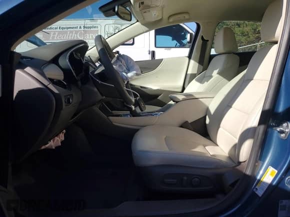 2024 Chevrolet Malibu LT z VIN 1G1ZE5ST2RF240246, wystawiony jako Copart lot #84807425 z przebiegiem 28 278 mil mil oraz Szkoda całkowita • Salvage title. Historia ofert i sprzedaży dostępna na DreamBid. Obrazek 7.