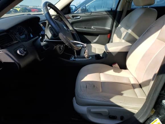 ✅ 2013 Chevrolet Impala LTZ • VIN: 2G1WC5E36D1259984 • Lot: 86337875. Wystawiony na Copart z przebiegiem 262 439 mil. Bezpłatny archiwum sprzedaży aukcyjnych z USA i szczegółowy raport historii pojazdu na DreamBid. Zdjęcie 7.