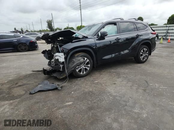 ✅ 2023 Toyota Highlander Hybrid XLE • VIN: 5TDKARAH5PS525741 • Лот: 59662715. Опубликован ранее на Copart с пробегом Не указан. Бесплатный доступ к архиву аукционных продаж из США и подробный отчёт об истории автомобиля на DreamBid. Изображение 1.