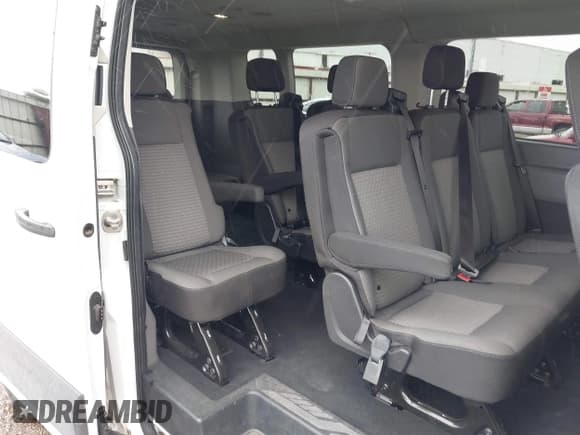 ✅ 2023 Ford Transit Passenger XL • VIN: 1FBAX2YG2PKA91028 • Лот: 42106198. Опубликован ранее на IAAI с пробегом 52 874 миль. Бесплатный доступ к архиву аукционных продаж из США и подробный отчёт об истории автомобиля на DreamBid. Изображение 8.
