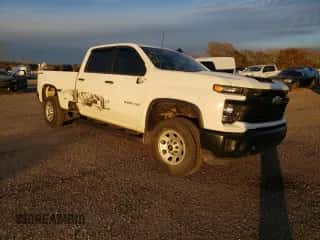 2024 Chevrolet Silverado 3500HD Work Truck с VIN 1GC4YSEY8RF271077, выставлен на аукционе Copart как лот 83349994 с пробегом 24 563 миль миль и Списание • Salvage title. История ставок и продаж доступна на DreamBid. Изображение 4.