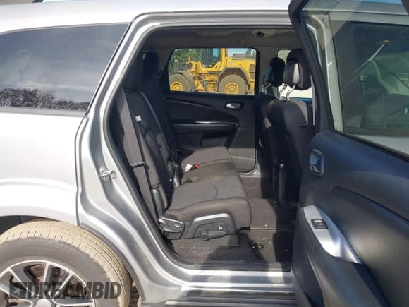 ✅ 2017 Dodge Journey SE • VIN: 3C4PDCAB9HT609445 • Lot: 43367439. Wystawiony na IAAI z przebiegiem 91 362 mil. Bezpłatny archiwum sprzedaży aukcyjnych z USA i szczegółowy raport historii pojazdu na DreamBid. Zdjęcie 8.