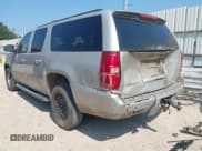 ✅ 2007 Chevrolet Suburban LT • VIN: 3GNFC16J57G318880 • Лот: 42993078. Опубликован ранее на IAAI с пробегом 145 185 миль. Бесплатный доступ к архиву аукционных продаж из США и подробный отчёт об истории автомобиля на DreamBid. Изображение 3.