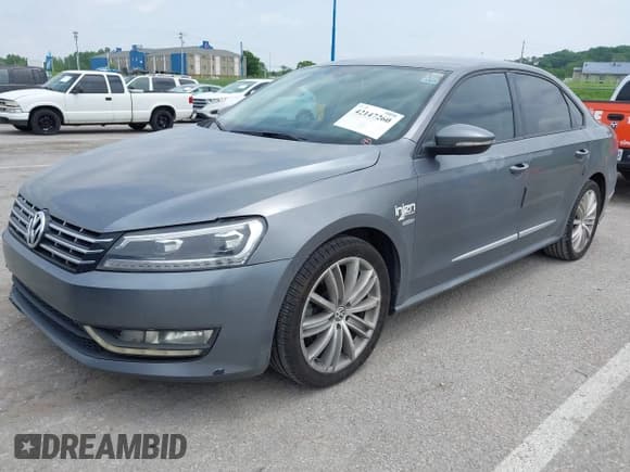 ✅ 2012 Volkswagen Passat S • VIN: 1VWAP7A39CC074390 • Lot: 42147260. Wystawiony na IAAI z przebiegiem 114 996 mil. Bezpłatny archiwum sprzedaży aukcyjnych z USA i szczegółowy raport historii pojazdu na DreamBid. Zdjęcie 2.