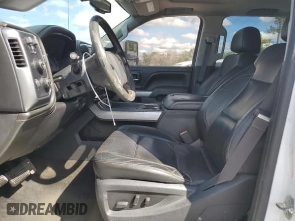 ✅ 2015 Chevrolet Silverado 2500HD LTZ • VIN: 1GC1KWE82FF667349 • Лот: 91940025. Опубликован ранее на Copart с пробегом 147 905 миль. Бесплатный доступ к архиву аукционных продаж из США и подробный отчёт об истории автомобиля на DreamBid. Изображение 7.