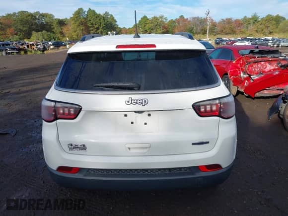 2022 Jeep Compass Latitude with VIN 3C4NJDBB6NT230743, listed as a IAAI auction lot 43381627 with 13,773 mi miles and . Bid and sale history available at DreamBid. Image 16.