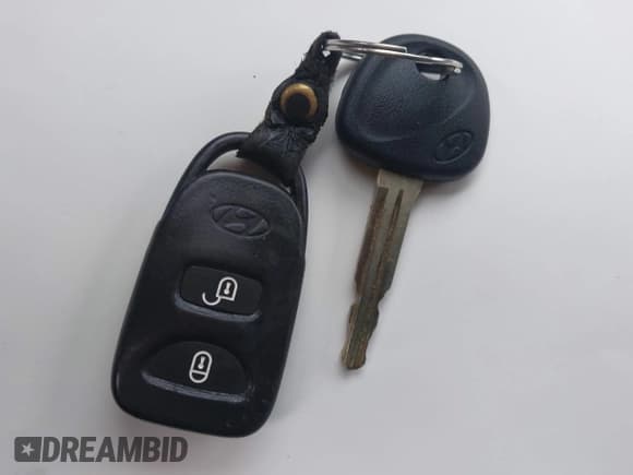 ✅ 2009 Hyundai Santa Fe GLS • VIN: 5NMSG13D99H323565 • Lot: 43534027. Wystawiony na IAAI z przebiegiem 157 196 mil. Bezpłatny archiwum sprzedaży aukcyjnych z USA i szczegółowy raport historii pojazdu na DreamBid. Zdjęcie 11.