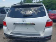 ✅ 2013 Toyota Highlander • VIN: 5TDZA3EHXDS033417 • Лот: 42204508. Опубликован ранее на IAAI с пробегом 154 152 миль. Бесплатный доступ к архиву аукционных продаж из США и подробный отчёт об истории автомобиля на DreamBid. Изображение 16.