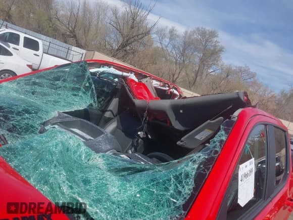 ✅ 2020 Chevrolet Silverado 1500 RST • VIN: 3GCUYEET2LG410079 • Lot: 41966189. Listed on IAAI with 60,943 mi. Free auction sales archive from the USA and detailed vehicle history report at DreamBid. Image 6.